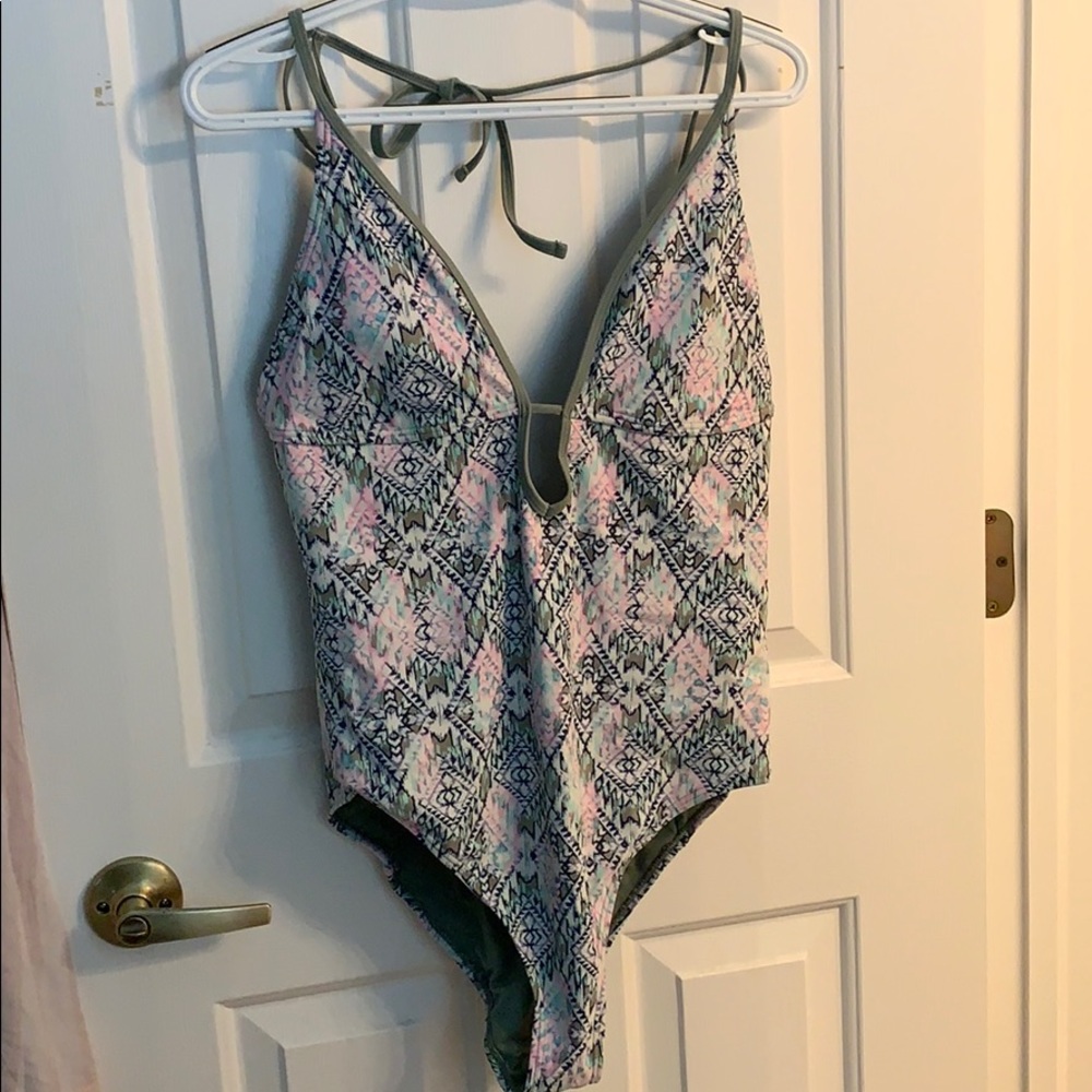 Women’s one piece bathing suit
